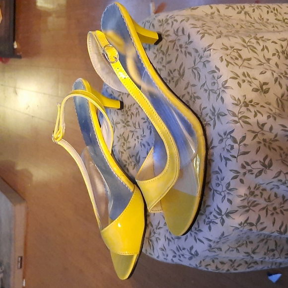 Low heels Yellow size 11.5 - Picture 4 of 8